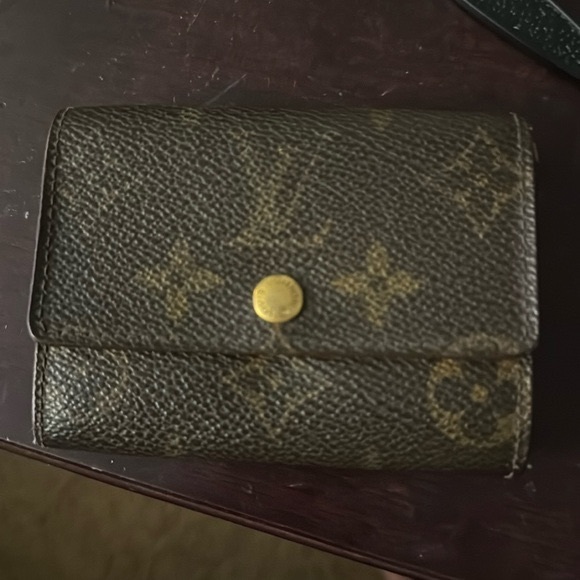 Authentic Louis Vuitton Vintage monogram coin pouch - Picture 1 of 5